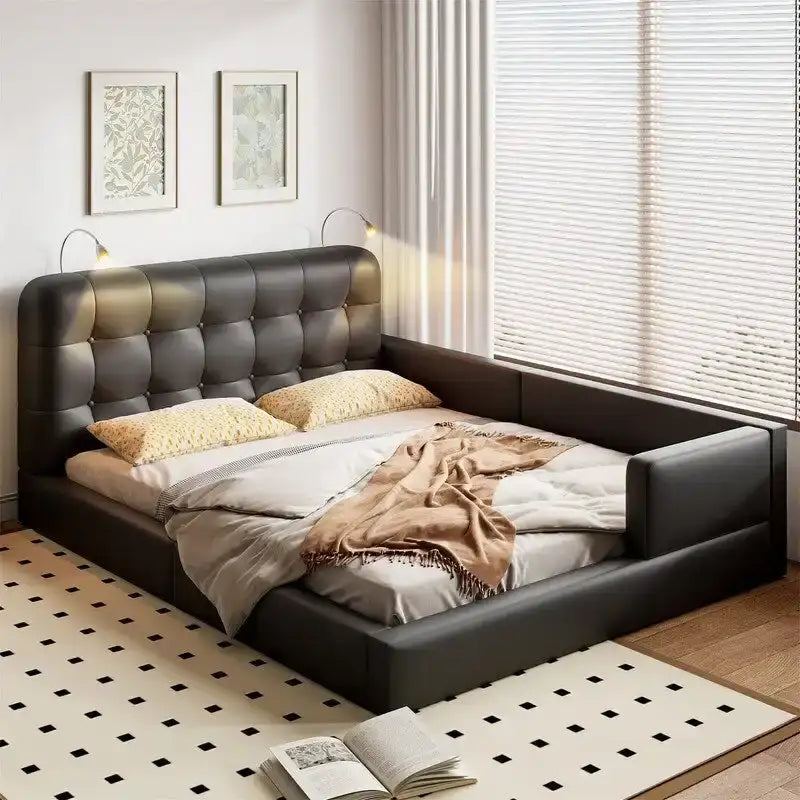 Letto matrimoniale/queen size con piattaforma bianca/nera con testiera trapuntata e 2 luci da lettura (per 2)