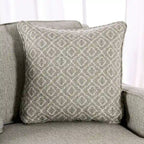 Divano a tre posti in tessuto grigio effetto lino, con cuscini decorativi, stile transizionale